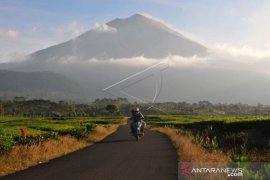 LARANGAN AKTIVITAS SEKITAR KAWAH GUNUNG KERINCI Page 1 Small