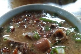 Tradisi makan coto Makassar jelang Ramadhan di Sulsel