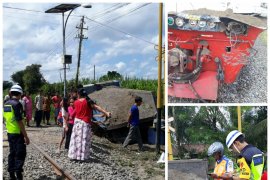 KA Malioboro tabrak truk pasir di Tulungagung, sopir selamat