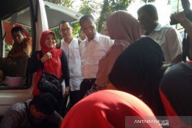 Operasi pasar bahan pangan berlanjut hingga harga stabil