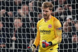 Liga Europa: Ironi Kevin Trapp si penghalau penalti