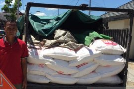 Polres Sambas amankan gula dari Malaysia