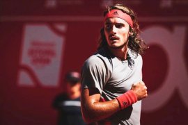 Tsitsipas kalahkan Zverev untuk melaju ke semifinal Madrid Open