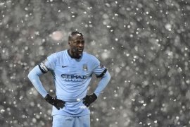 Yaya Toure menolak "gantung sepatu"