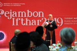 Kemlu hidangkan sajian Nusantara berbuka puasa bersama dubes negara sahabat