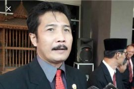 Ditetapkan tersangka, Ketua DPRD Tulungagung tetap raih suara terbanyak