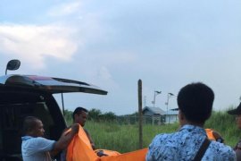 Mayat tanpa identitas ditemukan di lapangan bola voli di Langkat