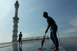 Pesantren Wali Barokah Kediri gunakan solar sell untuk kebutuhan listrik