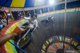 Polisi tutup wahana atraksi motor tong setan setelah joki tabrak 12 anak