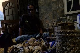 Jikalahari fasilitasi Suku Talang Mamak pasarkan kerajinan hasil hutan buka kayu