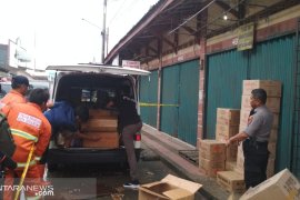 Polisi tetapkani tersangka ledakan  mobil bermuatan petasan