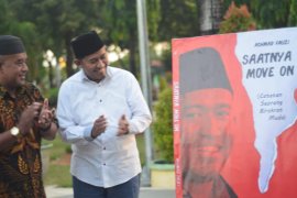 Wabup Sumenep bukukan pengalaman sebagai birokrat muda