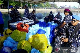 Lantamal VI Safari Ramadhan dan baksos di tiga pulau