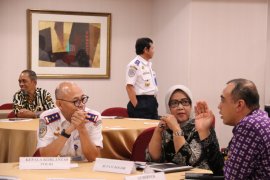 Pemkab Bogor-Tangerang sepakat ubah jadwal operasional truk tambang