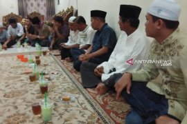 Sekda HST buka puasa bersama pegiat seni