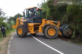 BPBD Rejang Lebong siagakan alat berat di jalur mudik