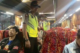 Polres Lamongan razia keberangkatan massa ikuti aksi "people power"