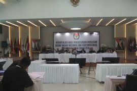 KPU tunda rekapitulasi empat provinsi dan Kuala Lumpur hingga Senin siang