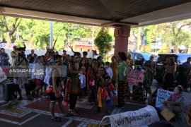 Puluhan seniman minta DPRD Surabaya pertahankan Kampung Seni THR