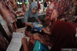 Yogyakarta tindak tegas pedagang daging tidak penuhi "her kuering"