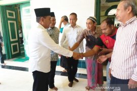 Gubsu shalat dzuhur di Masjid Sultan Tanjungbalai