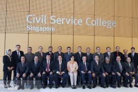 Kepala Bappeda Mentawaiikuti studi administrasi publik di Singapura