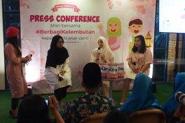 Seribu baju baru didonasikan untuk anak-anak panti asuhan