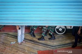 Pusat grosir Tanah Abang rugi ratusan miliar dalam sehari