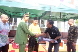 Serahkan Ambulance dari CSR PT Automall kepada MPI, Wabup Inhil: Jaga dan rawat dengan baik
