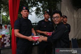 GPII berbagi takjil kepada anggota Brimob yang berjaga di MK