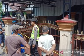 Seorang ibu di Kediri ditemukan tewas dengan luka sayat
