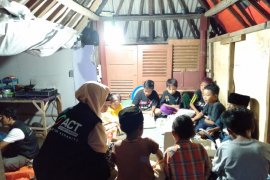 ACT-JNE berbuka puasa dengan korban gempa Lombok