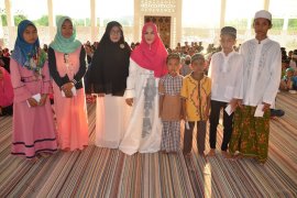 PKK Kayong Utara santuni 300 anak yatim