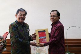 Koster ingin pekerja lokal dapat manfaat lebih dari investasi