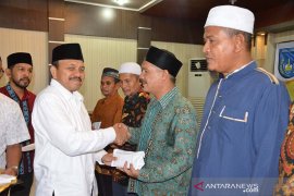 Pemko Langsa salurkan zakat 835 juta untuk fakir miskin