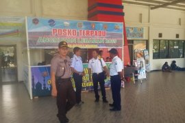 Polisi gagalkan keberangkatan penumpang menggunakan identitas tidak sesuai KTP