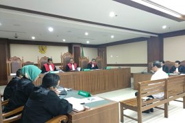 Kakanwil Kemenag Jatim didakwa suap Romahurmizy Rp325 juta