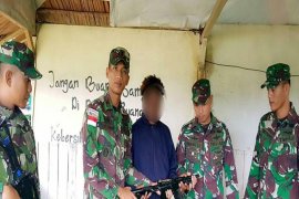 Satgas Yonif 328/DGH amankan senpi rakitan dari warga Arso