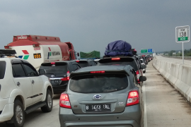 Arus mudik macet parah jelang Gerbang Tol Terbanggi Page 4 Small