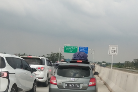 Arus mudik macet parah jelang Gerbang Tol Terbanggi Page 1 Small