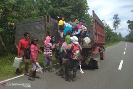 Ratusan buruh perempuan di PT Agromuko tidak terima THR