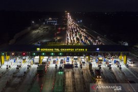 Volume kendaraan tol Jakarta-Cikampek meningkat 144 persen