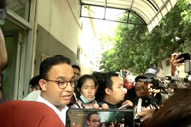 Gubernur DKI minta masyarakat untuk menahan diri