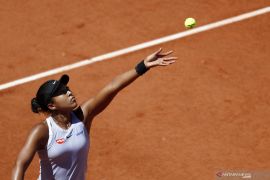 Osaka kalah dari Siniakova di babak ketiga Perancis Terbuka