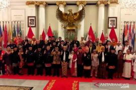 Warna warni pakaian adat menteri saat upacara Hari Lahir Pancasila