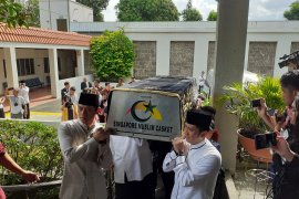 Jenazah Ibu Ani Yudhoyono tiba di KBRI