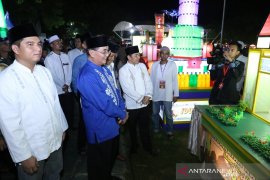 Video : Bupati HSS buka festival tanglong dan parade bagarakan sahur