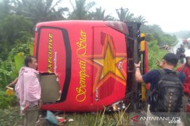 Bus dari Sumbar menuju Medan tergelincir di Jalinsum, tiga orang tewas