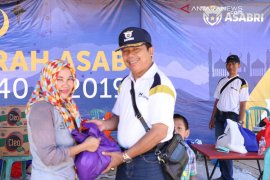 Asabri salurkan 3.000 paket sembako murah