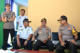 Kabaharkam Polri tinjau arus mudik di Terminal Purabaya